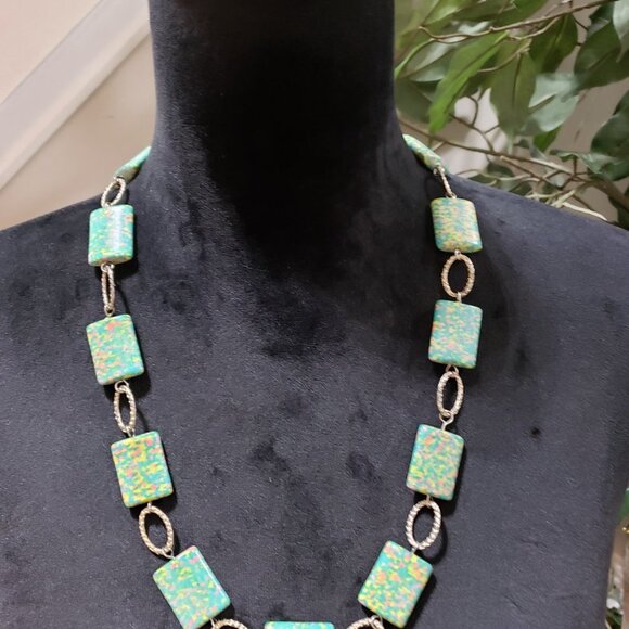 Vintage Coro Seafoam Green Confetti Moonglow Lucite & Gold Tone Choker Necklace - Picture 2 of 7